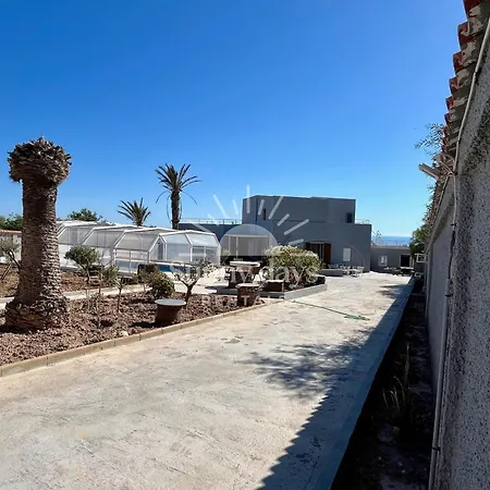 Bed and Breakfast El Castillo De Ralph 3*